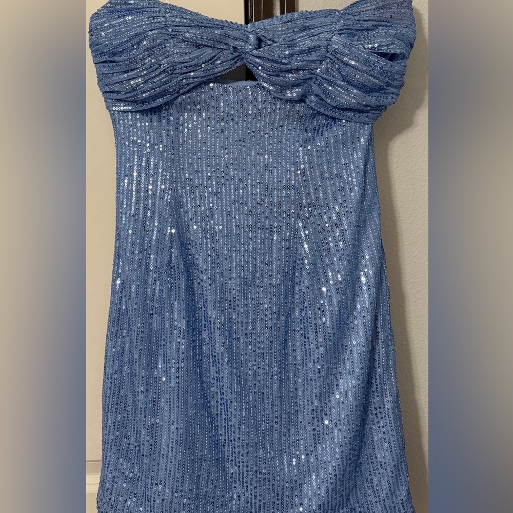 Amazon strapless sparkly blue dress.